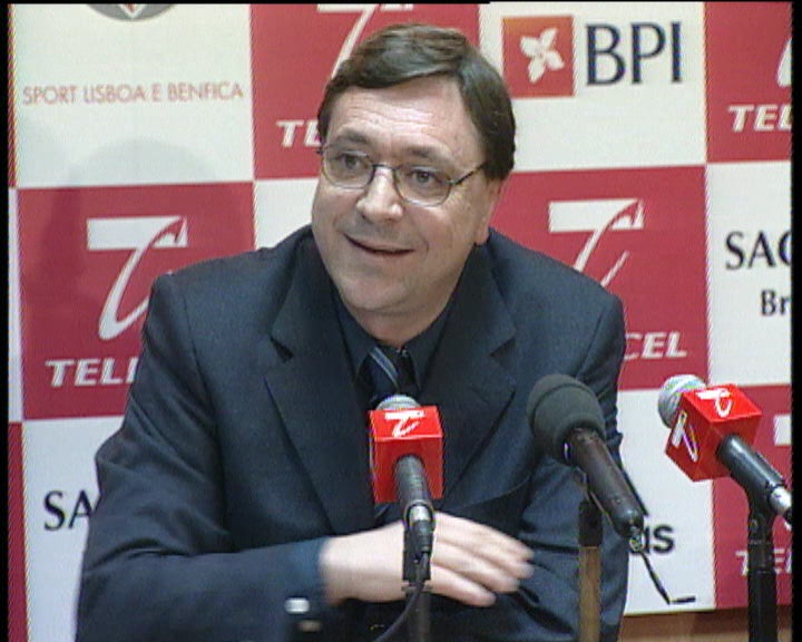 Direcção do Benfica denuncia Vale e Azevedo