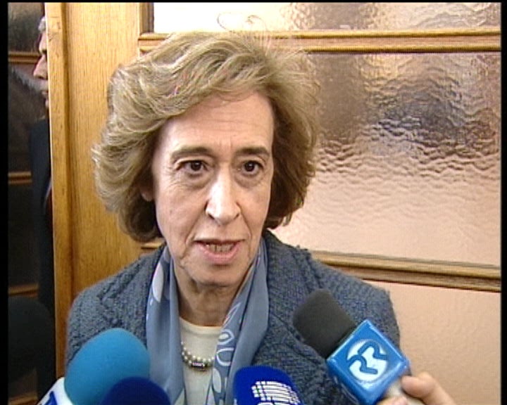 Manuela Ferreira Leite não revela sentido de voto do OE
