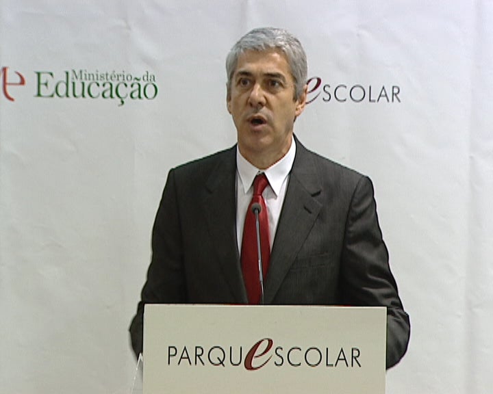 Explicações de Sócrates sobre o Parque Escolar