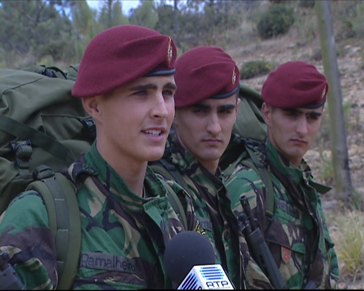 Trigémeos nos Comandos