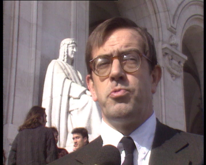 Ministro das Finanças na Assembleia da República