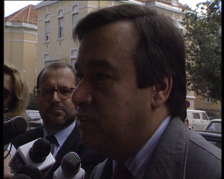 Guterres critica o Governo e o SIS