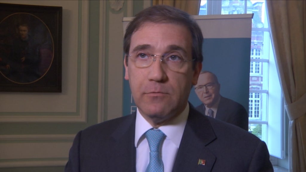 Passos Coelho critica Governo