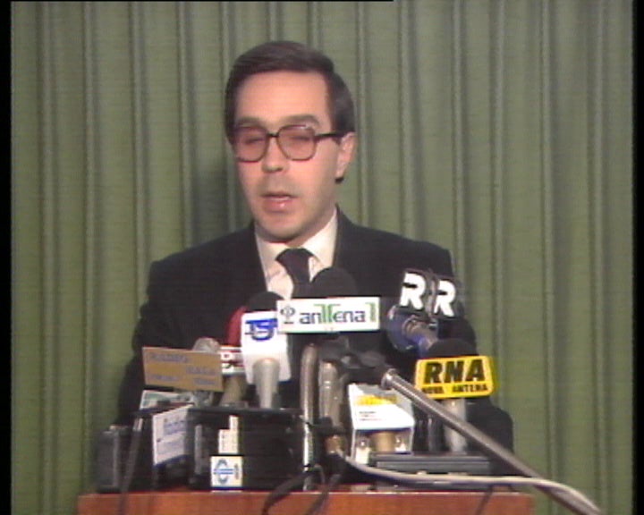 Conselho de ministros anuncia medidas para enfrentar Maré Negra em Porto Santo