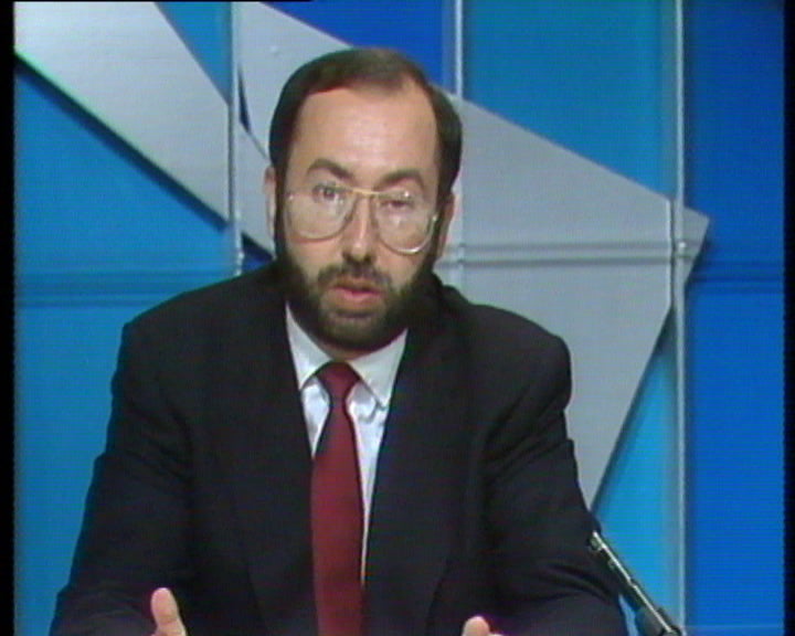 Comentários em estúdio de António Perez Metelo