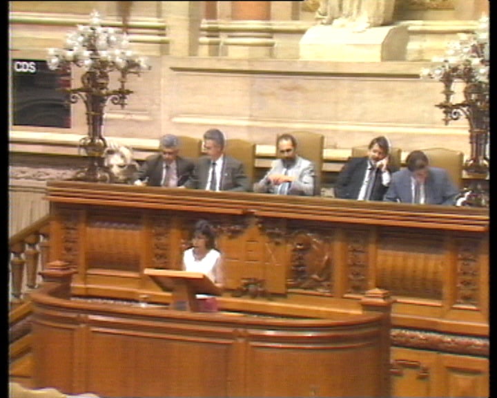 Debate sobre droga na AR