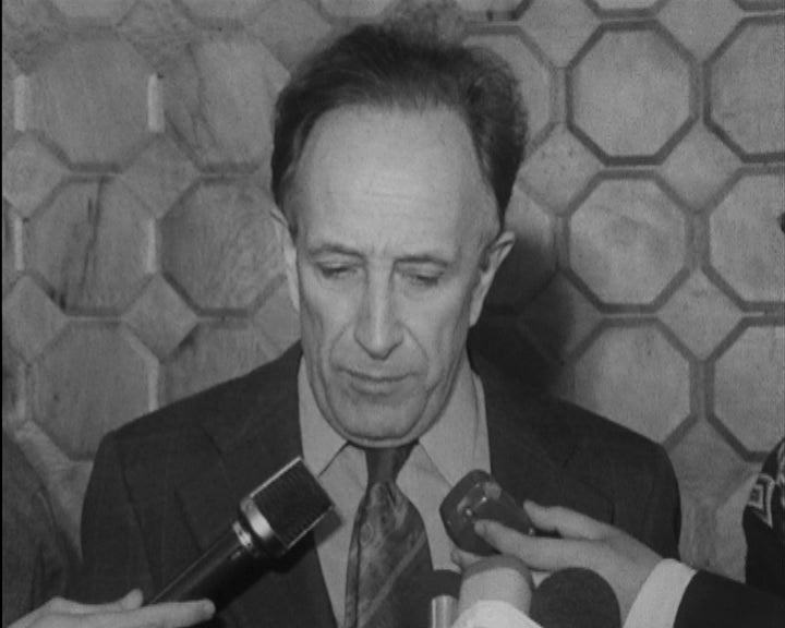 Partida de Vasco Gonçalves para Bruxelas