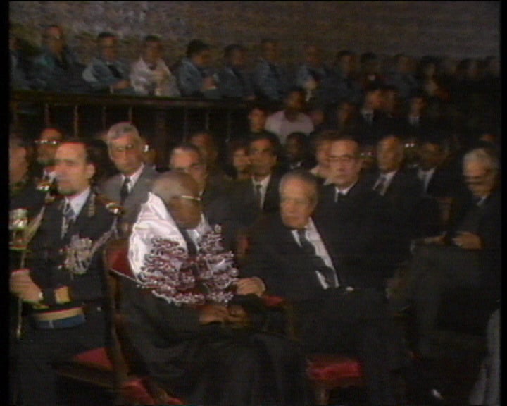 Aristides Pereira recebe o grau de Doctor Honoris Causa