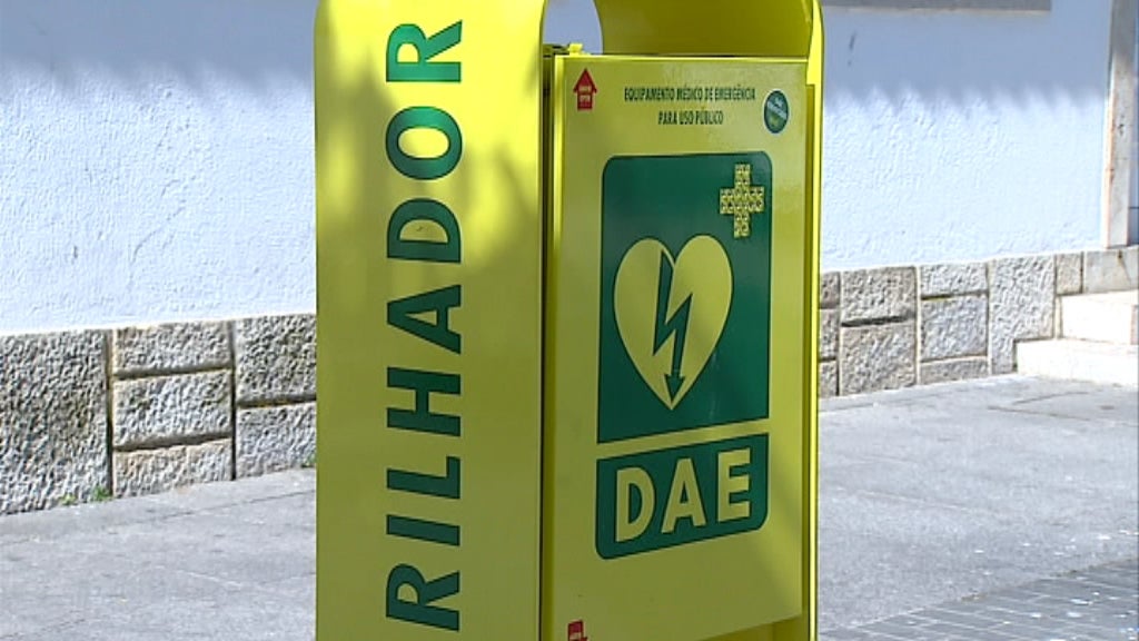 Desfibrilhadores Eletrónicos