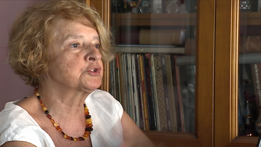 Uma mulher em dois palcos