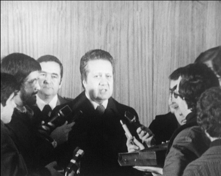 Partida de Mário Soares para primeira fase de visitas à CEE