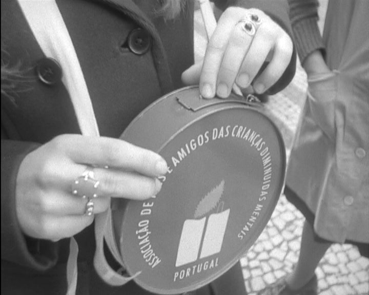 Peditório a favor da Associação de Pais e Amigos das Crianças Diminuídas Mentais