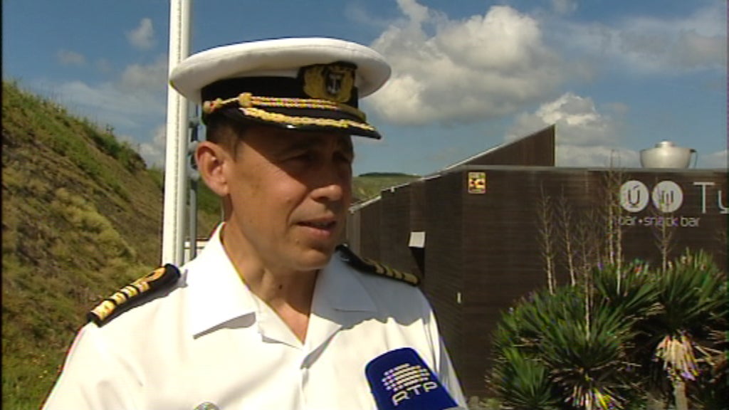 Praia de Santa Bárbara com bandeira Azul