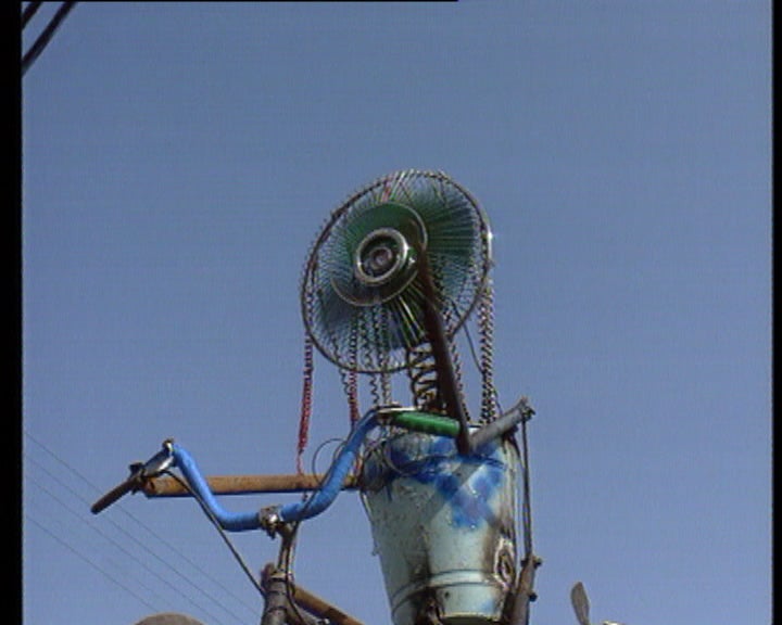 Rainha da sucata com ferro velho