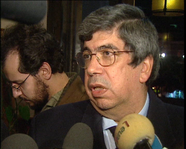 Contradições dentro do PS