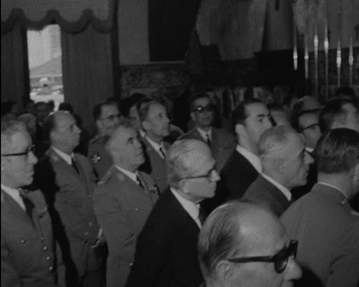 Visita de Américo Tomás à Capela de Nossa Senhora da Saúde