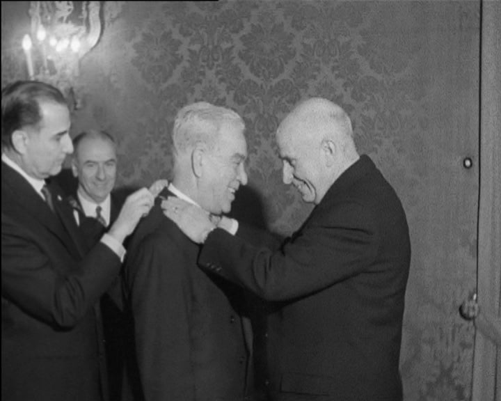 Condecoração de membros do governo