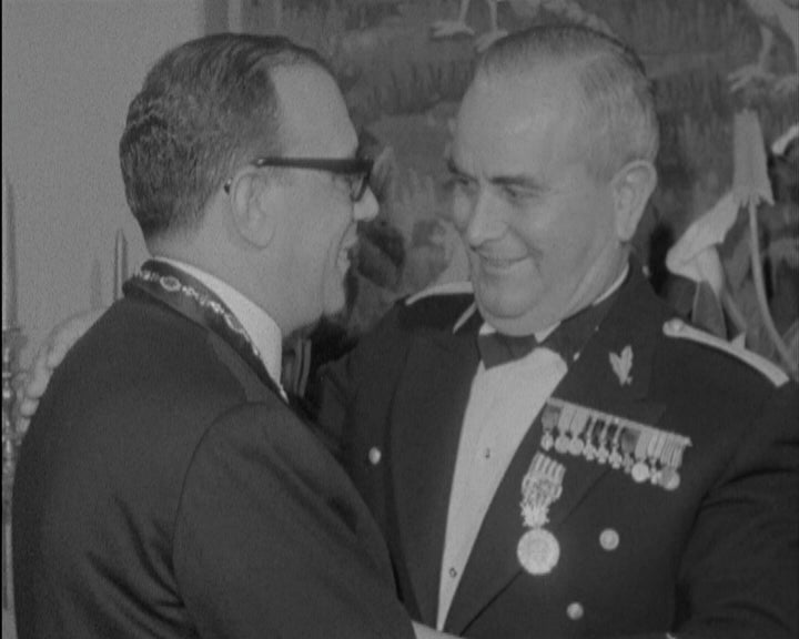 Condecoração do General António Augusto dos Santos