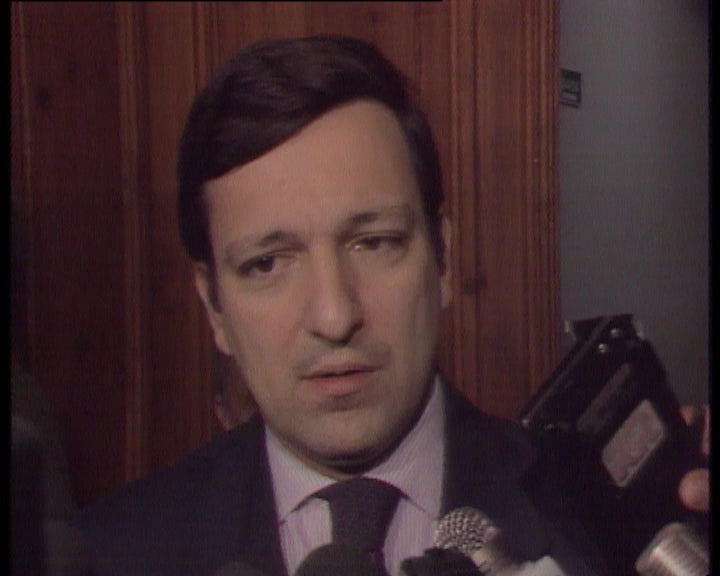 Portugueses em Angola