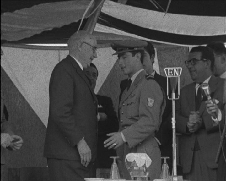 Homenagem a soldado que regressa da Guiné