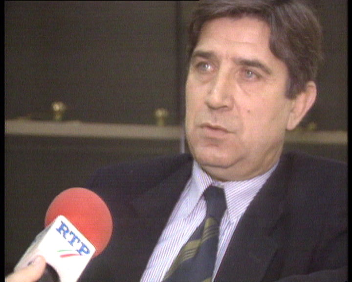 Conflito institucional entre o Governo e Mário Soares