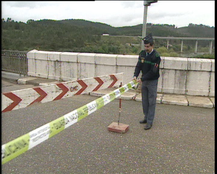 Pontes fechadas ao trânsito