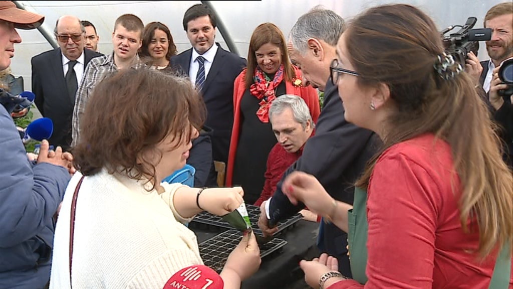 Marcelo Rebelo de Sousa responde a dois protestos em visita pelo Porto