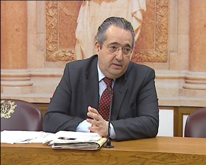 Ribeiro e Castro quer que Henrique Granadeiro esclareça negócios com a TVI