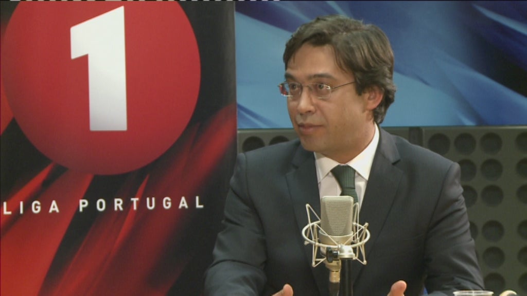 Maria Flor Pedroso entrevista Vítor Freitas