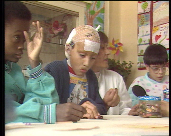 Crónica Portuguesa: Crianças frequentam escola do hospital