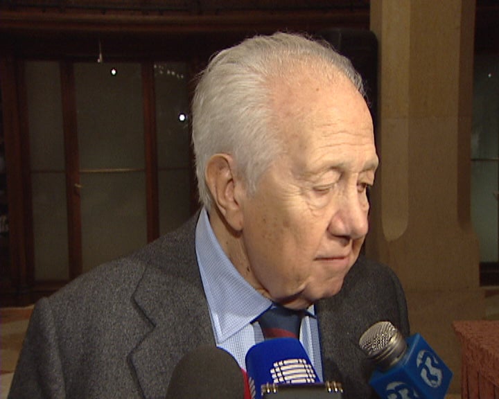 Mário Soares comenta OE 2010