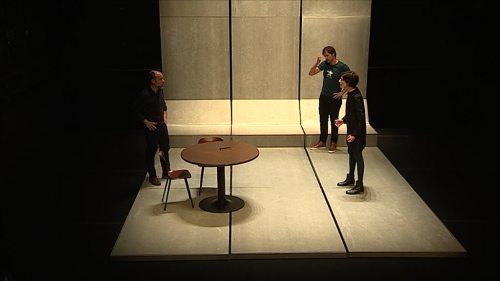 Peça “Os Orfãos” no São Luís