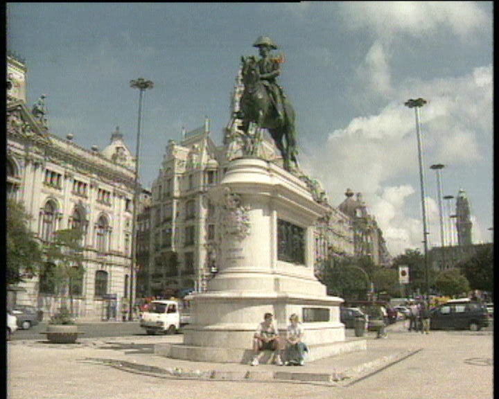 Luís Filipe Menezes anuncia candidatura