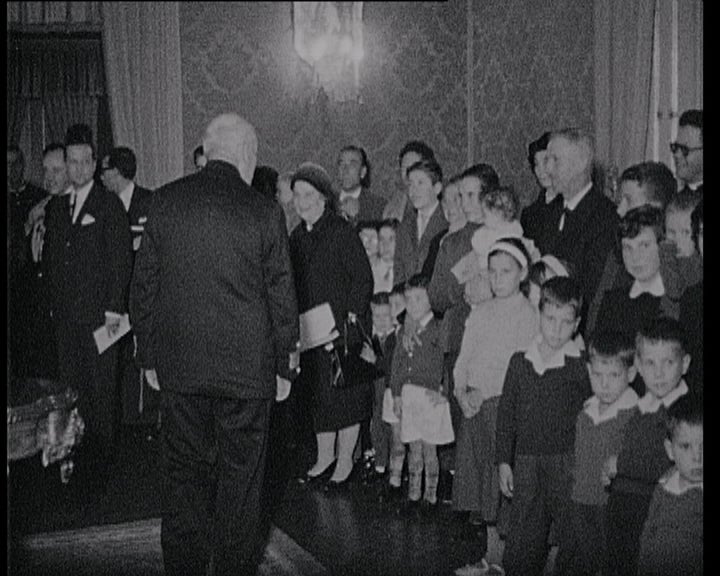 Américo Tomás recebe famílias numerosas