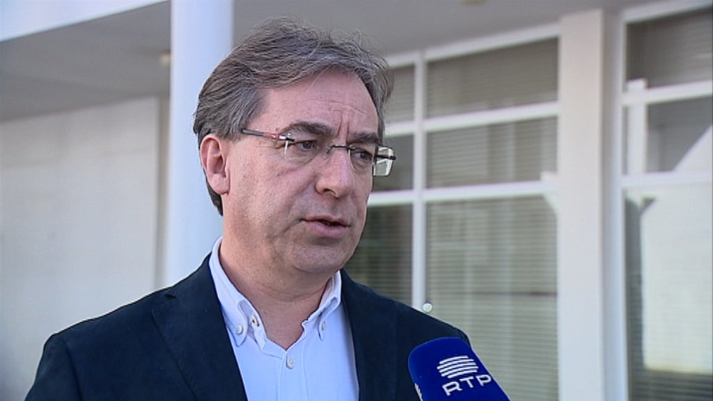 Falta de auxiliares escolares