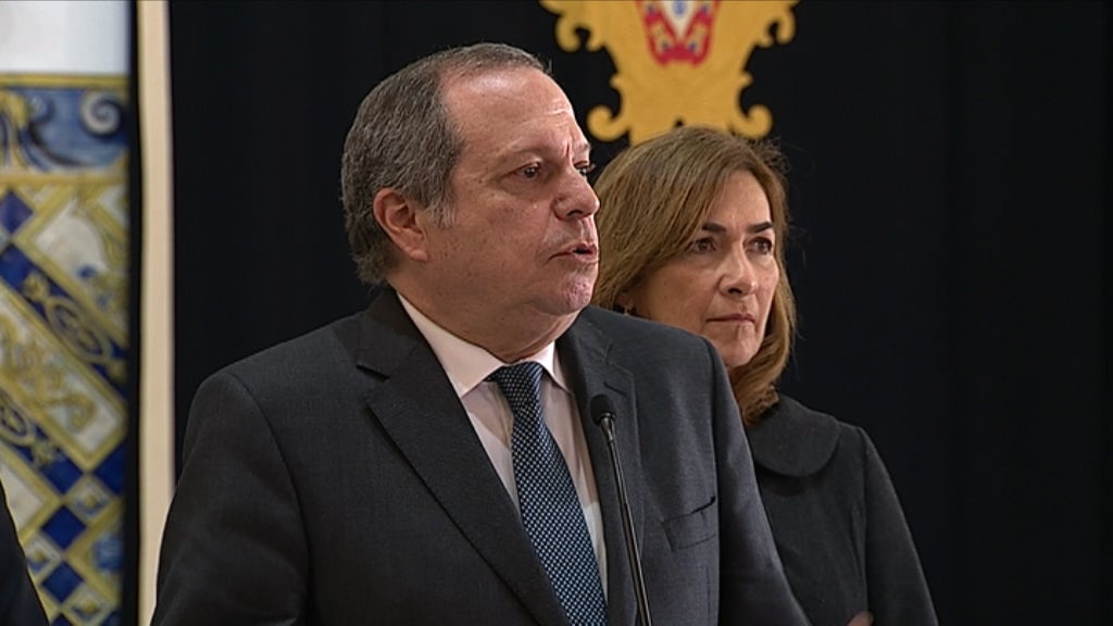 Críticas às inaugurações