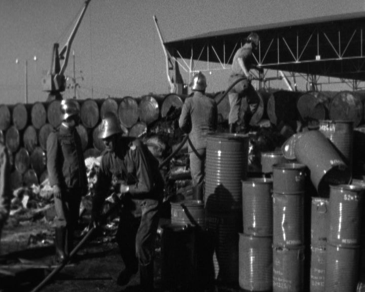 Incêndio no Porto de Leixões