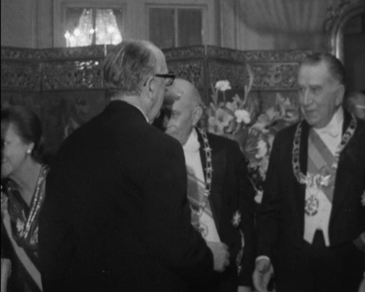 Emílio Garrastazu Médici oferece banquete no Palácio de Queluz