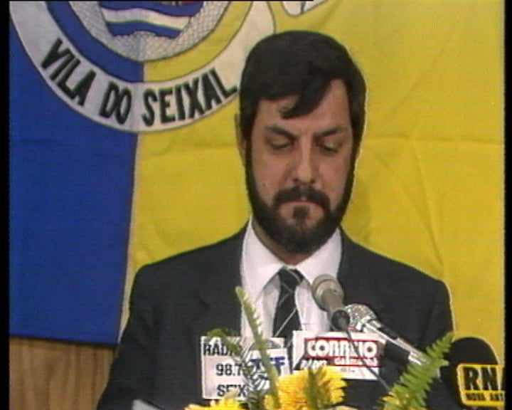 Autarcas de Loures e do Seixal reagem a acusações de favorecimento do PCP