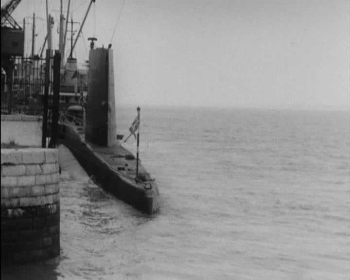 Esquadra da Nato entra no Rio Tejo