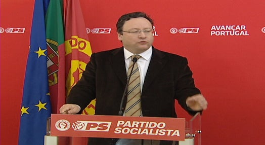 Reacção dos partidos políticos ao anúncio de Manuel Alegre