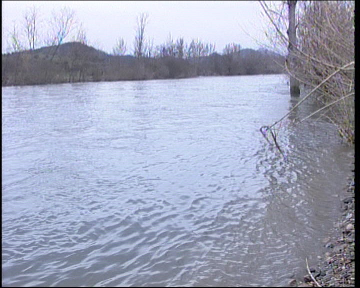 Criança procurada no rio Tua