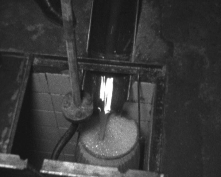 Correia de Oliveira na fábrica da Sicel