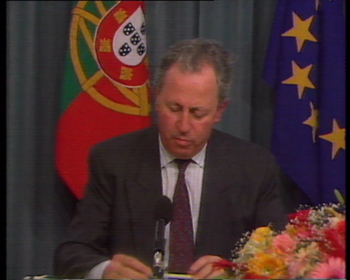 Conferência de imprensa de Jacques Santer