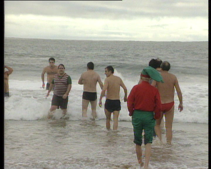 Primeiro Banho do Ano em Carcavelos