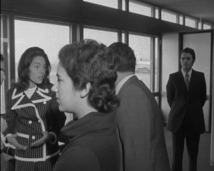 Veiga Simão parte para os Açores