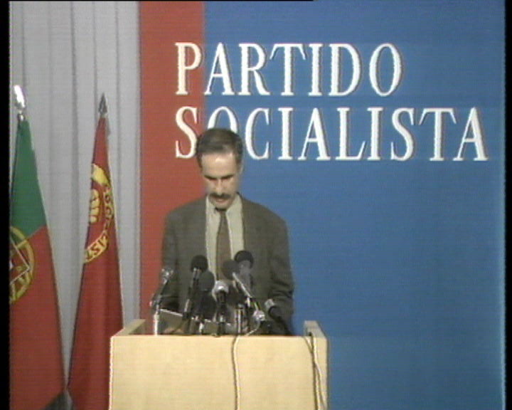 Comunicado de Arons de Carvalho