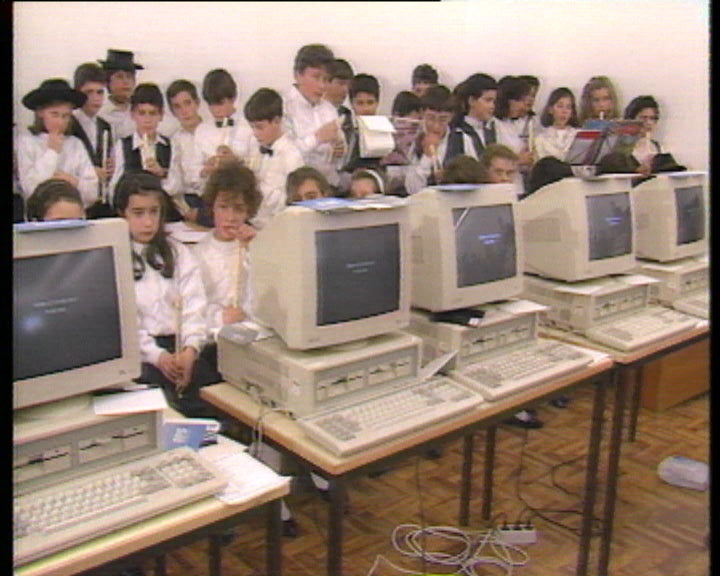 Computadores a tocarem música