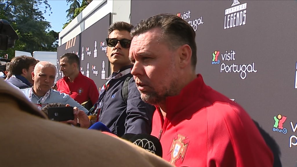 Futebol: jogo entre antigas estrelas nacionais e internacionais