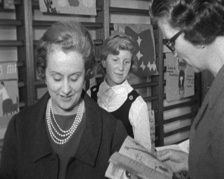 Exposição de livros infantis e juvenis